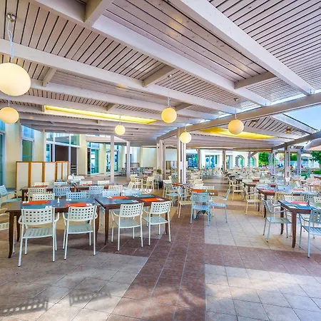 Hotell Kipriotis Aqualand 4*