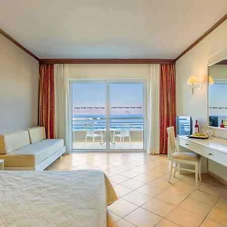 Kipriotis Aqualand Otel 4*
